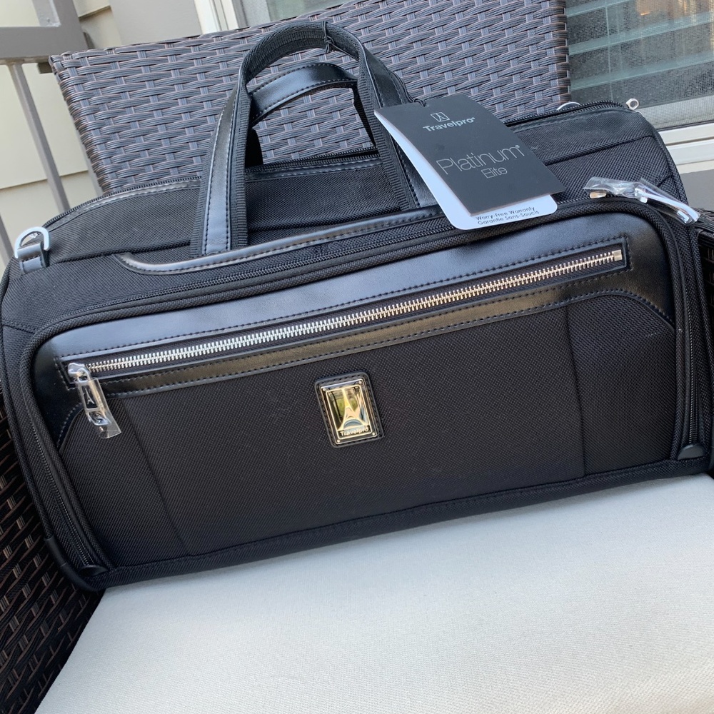 Travelpro Platinum Elite Carry-on Travel Bag - Picture 3 of 4